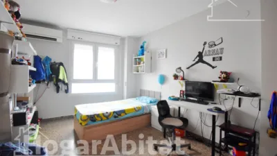 Flat on Ferrocarril d'Alcoi Street photo 19