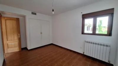 Semi-detached house on Calle de Jenaro Núñez photo 18