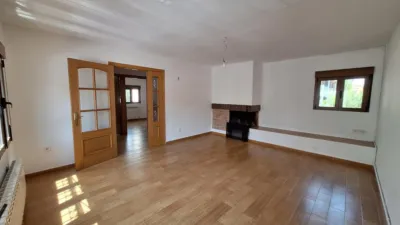 Semi-detached house on Calle de Jenaro Núñez photo 3