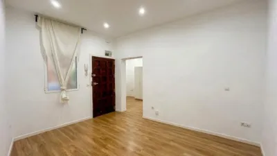 Apartment on Calle del Salitre, 27 photo 3