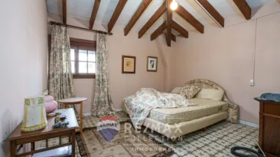 Semi-detached house on Carrer de Victorio Luzuriaga photo 27