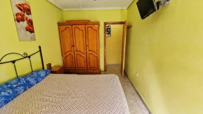Flat on Antonio Ortiz y Quiros Street photo 11