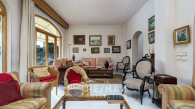 Semi-detached house on Carrer de Victorio Luzuriaga photo 15