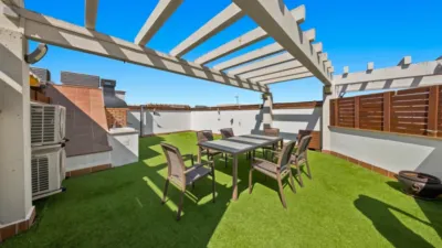 Duplex penthouse on Avinguda del Port del Canigó photo 4