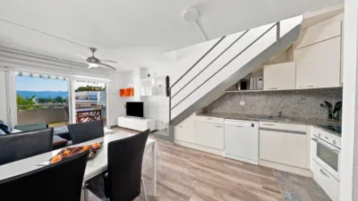 Duplex penthouse on Avinguda del Port del Canigó photo 9