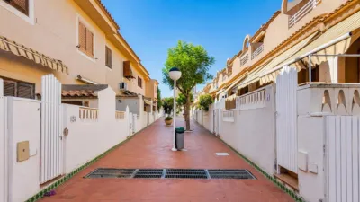 Terraced house in Carrer Málaga photo 33