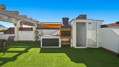 Duplex penthouse on Avinguda del Port del Canigó photo 6