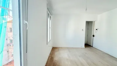 Flat on Calle del Amparo photo 5