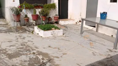 Chalet on Calle de la Libertad photo 2