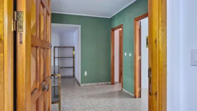 Apartment on Carrer de la Ciutat de Laval photo 6