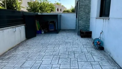 Semi-detached house on Carrer de Manuel Bergés photo 3