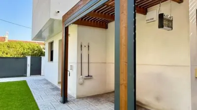 Semi-detached house on Carrer de Manuel Bergés photo 4