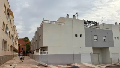 Semi-detached house on Calle Troyanos photo 3