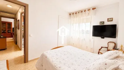 Apartment on Cronista Vte Martinez Mor Street photo 36