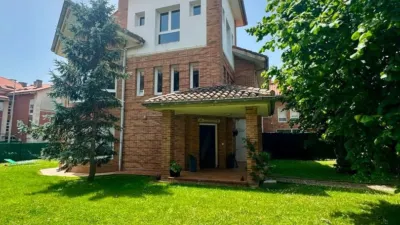 Semi-detached house in Bezana photo 51