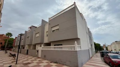 Semi-detached house on Calle Troyanos photo 2