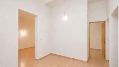 Ground floor flat on Carrer de Mazagán photo 19