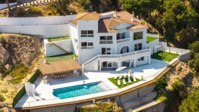 Chalet on Carrer del Riu Muga photo 33