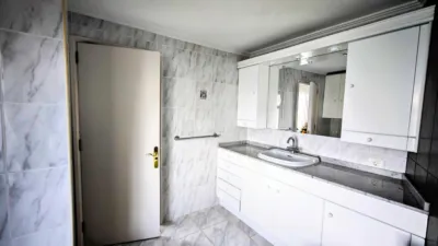 Apartment on Paseo de la Piscina photo 24