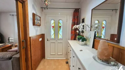 Chalet on Carrer del Llorer photo 5