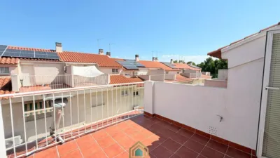 Terraced house on Carrer de Catarroja photo 97