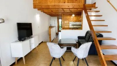 Semi-detached house on Carrer de Schubert photo 3