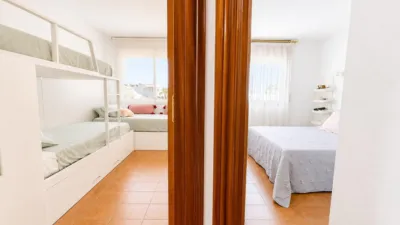 Apartment on Carrer de Lleida photo 19