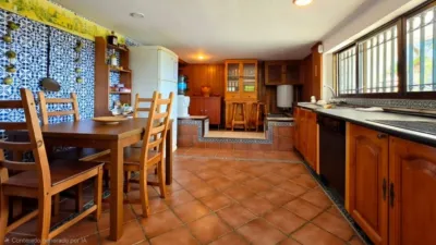 Chalet on Avenida de los Lagos photo 9