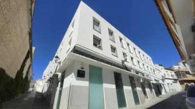 Apartment on Doctor Ramón Cruz Auñón Street photo 2