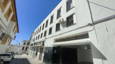 Apartment on Doctor Ramón Cruz Auñón Street photo 24