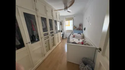 Apartment on Doctor Ramón Cruz Auñón Street photo 22