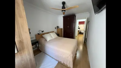 Apartment on Doctor Ramón Cruz Auñón Street photo 15
