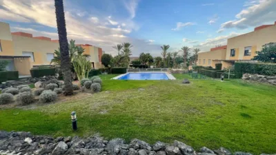 Townhouse on Avenida Valle del Sol photo 10