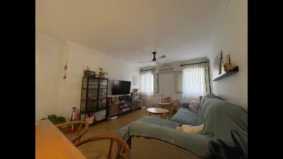 Apartment on Doctor Ramón Cruz Auñón Street photo 10