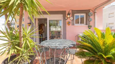 Terraced House on Carrer de Desbach photo 4