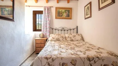 Chalet on Diseminado Street photo 11