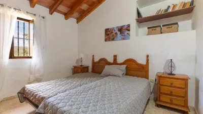 Chalet on Diseminado Street photo 14