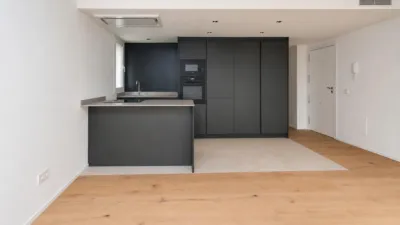 Apartment on Carrer de Margarita Retuerto photo 4