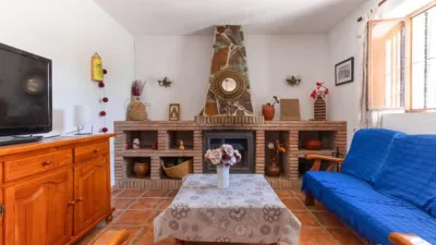 Chalet on Diseminado Street photo 9