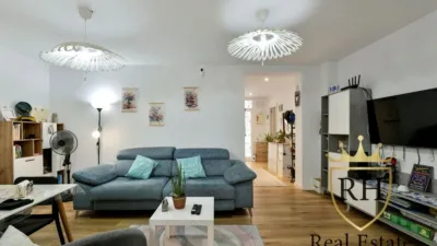 Apartment on Carrer del Bisbe Pascual photo 2