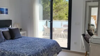 Chalet on Calle Moreras photo 16