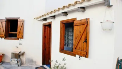 Chalet on Calle de la Virgen de la Salud photo 7
