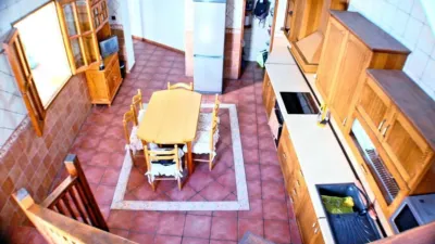 Chalet on Calle de la Virgen de la Salud photo 16
