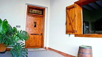 Chalet on Calle de la Virgen de la Salud photo 9