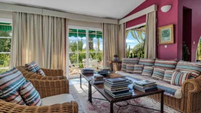 Chalet on Urbanización Atalaya del Golf Street photo 15
