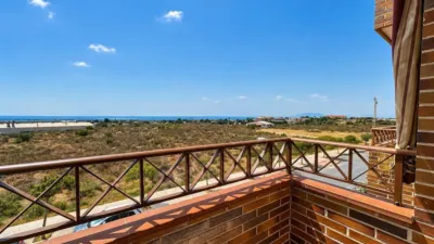Apartment in Zona Ronda Sur photo 2