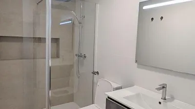 Flat on Carrer José Sánchez Sáez photo 31