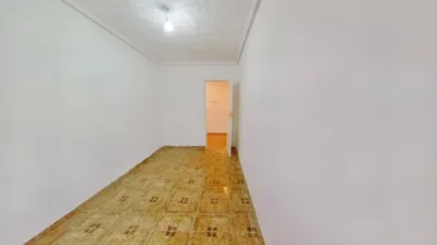 Flat in La Creu Coberta photo 14