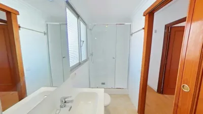 Flat in Centre Port photo 33