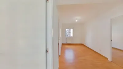 Flat in Moscardó photo 2